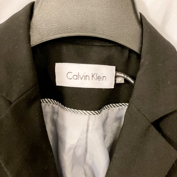 Calvin Klein Womens Suit  size 2p - Picture 5 of 7